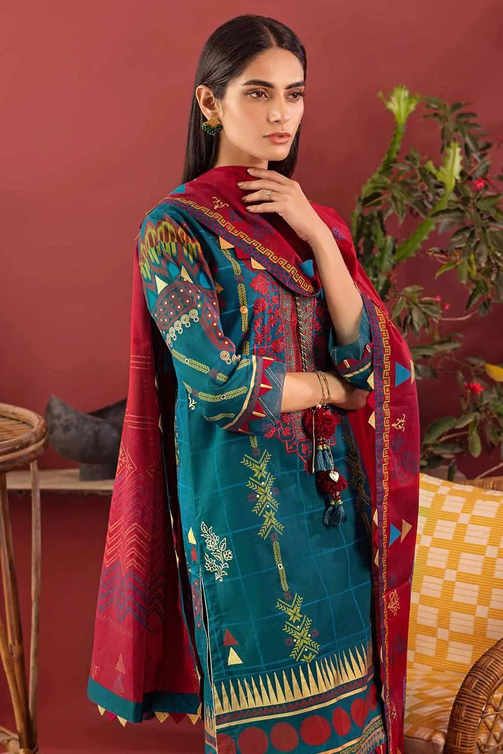 Gul Ahmed 3PC Unstitched Glitter and Lacquer Printed Denting Lawn Suit DN-22015