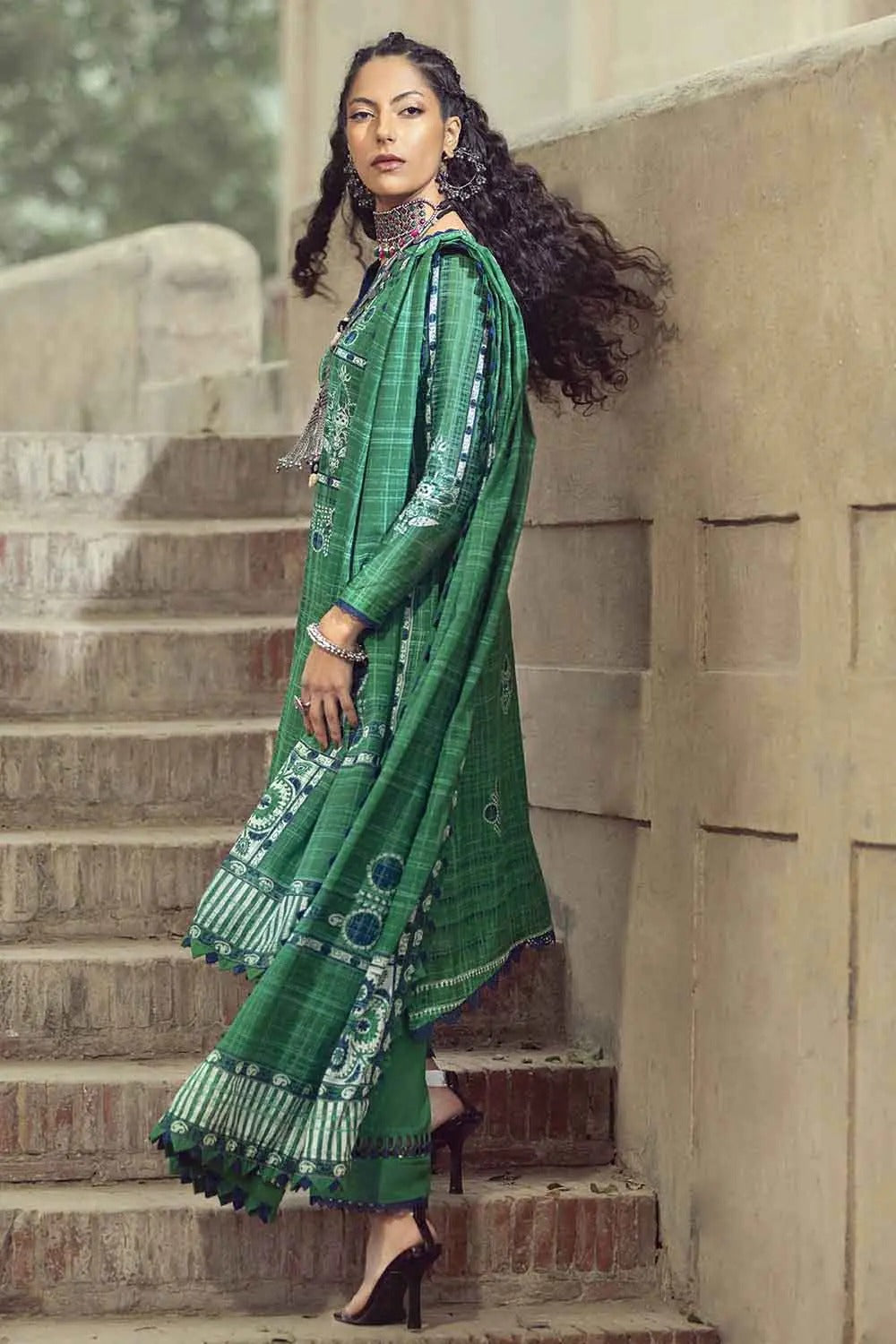 Gul Ahmed 3PC Unstitched Printed Lawn Suit Aloe Vera Finish DN-22050