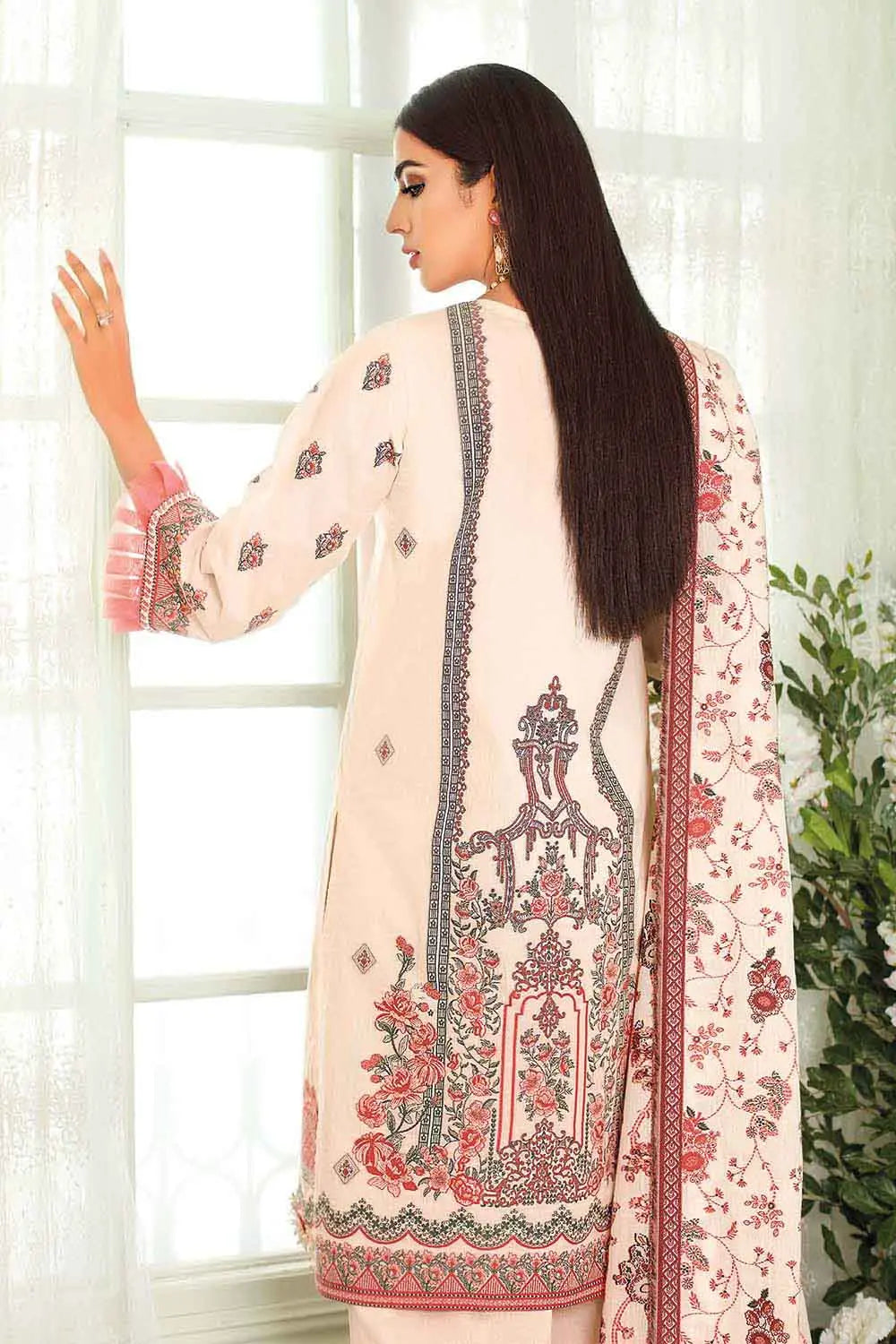 Gul Ahmed 3PC Embroidered Jacquard Unstitched Suit MJ-22022