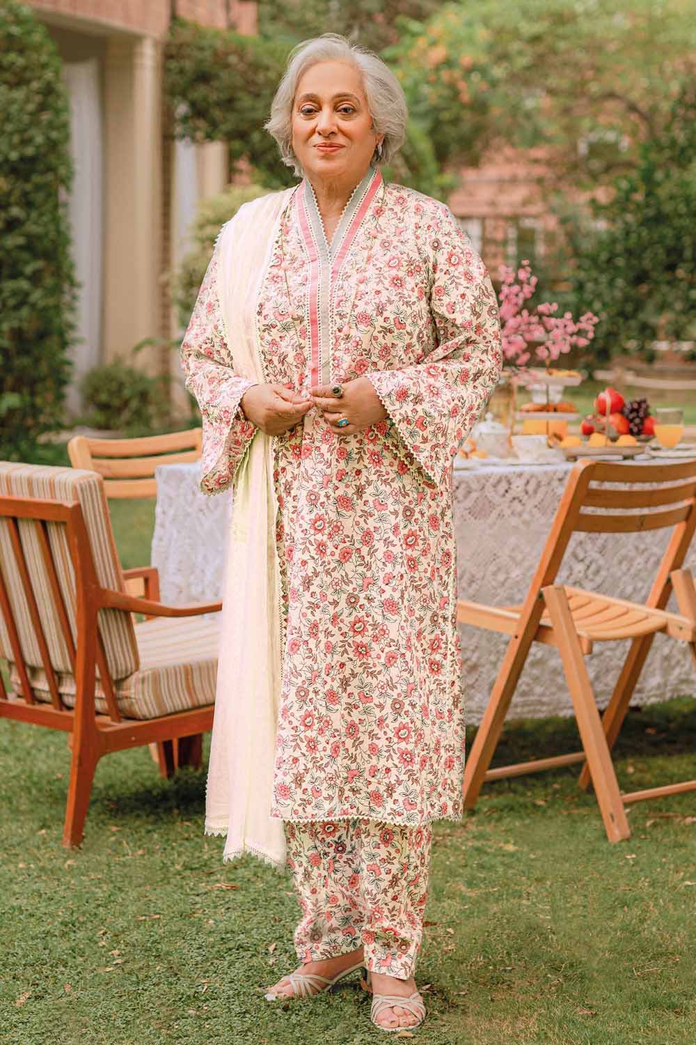 Gul Ahmed 1PC Lawn Unstitched Printed Fabric SL-32035