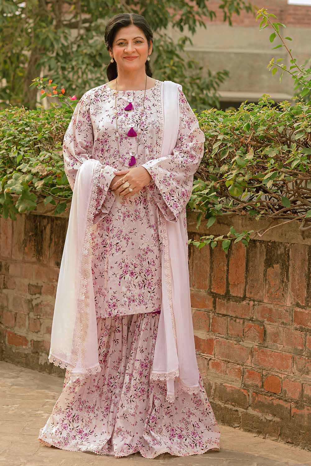 Gul Ahmed 1PC Lawn Unstitched Printed Fabric SL-32038
