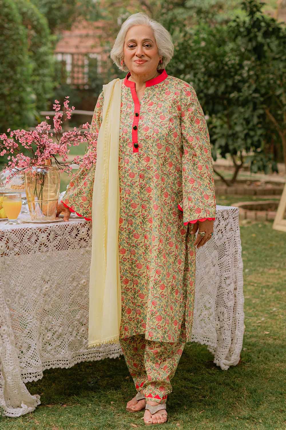 Gul Ahmed 1PC Lawn Unstitched Printed Fabric SL-32039