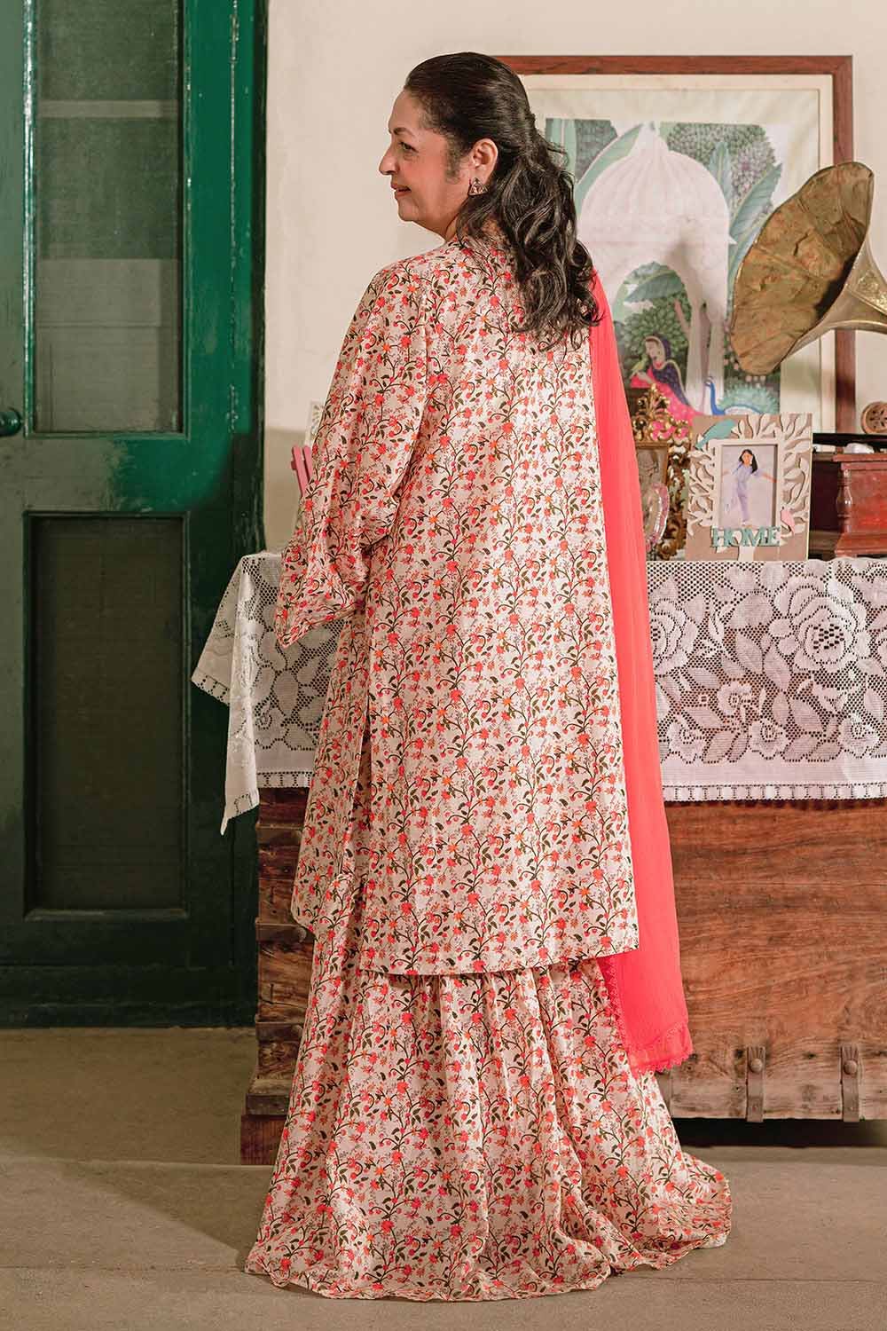 Gul Ahmed 1PC Lawn Unstitched Printed Fabric SL-32040