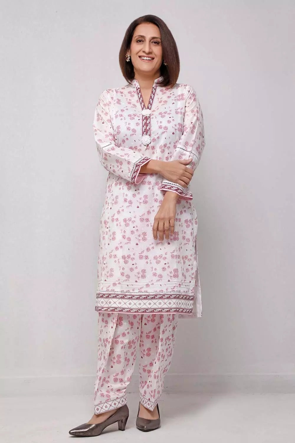 Gul Ahmed 1PC Unstitched Lacquer Printed Lawn Fabric SL-899-A
