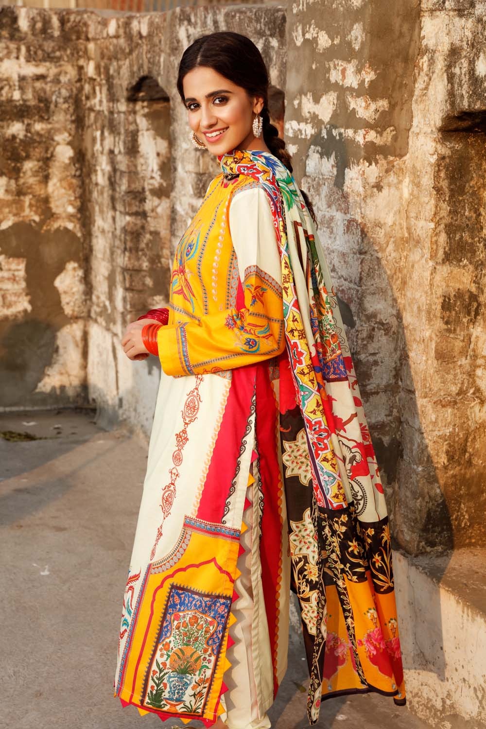 Gul Ahmed 2 Piece Unstitched Lawn Printed Suit TL-335