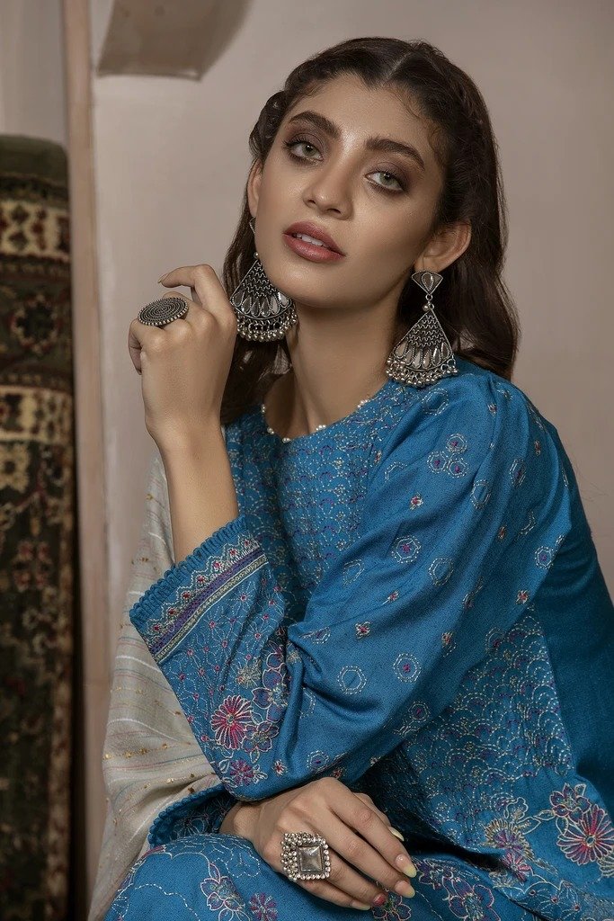 Ready To Wear Lakhany 03 Piece Embroidered Fancy Slub Suit LSM-2566